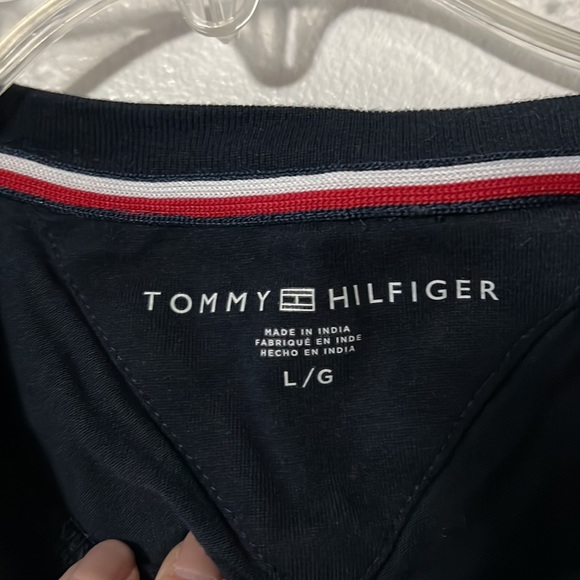 3/$15 SALE Tommy Hilfiger Mens Navy Short Sleeve Essential Shirt With Pocket - Picture 3 of 3